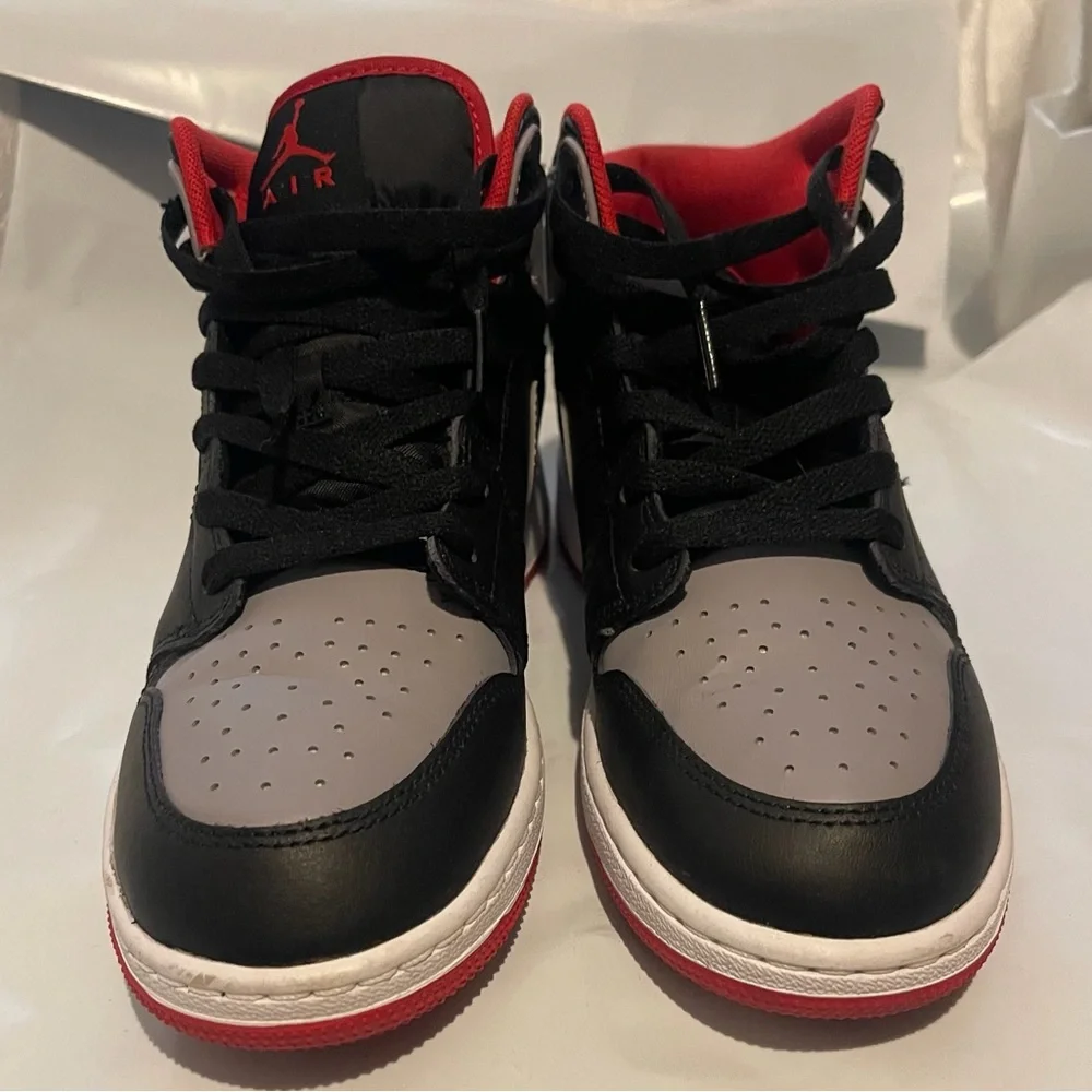 Nike AIR JORDAN CEMENT GRAY Red and White Athletic Shoes BIG BOY Size 6Y
